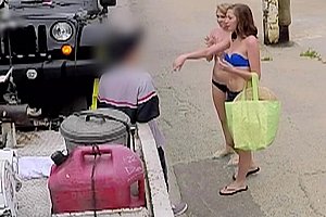 欧洲女王高跟凉鞋踩插入男人鸡吧虐待玩