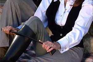 日本美女裸体与动物